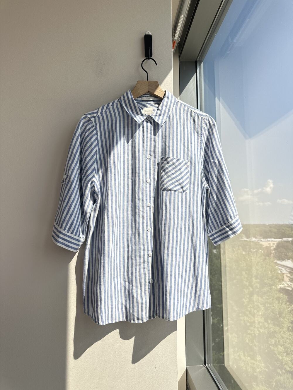 Chico's 100% Linen No-Iron Blue white Vertical Striped Button Down Shirt Sz 1